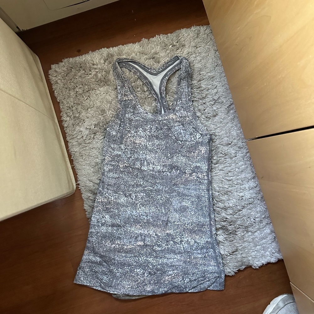 Lululemon top